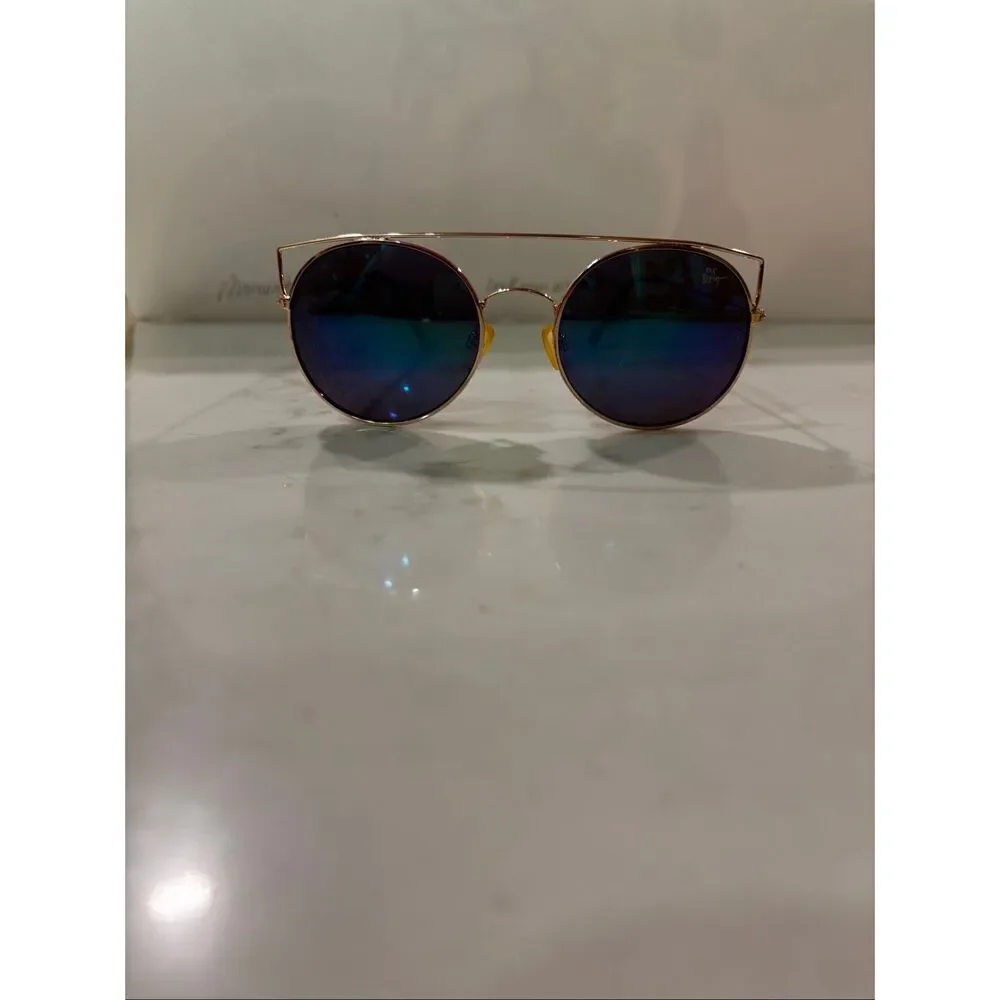 Betsy Johnson Sunglasses Gold Colored Rim Round‎ 5-1/8” Wide Heart Logo EUC